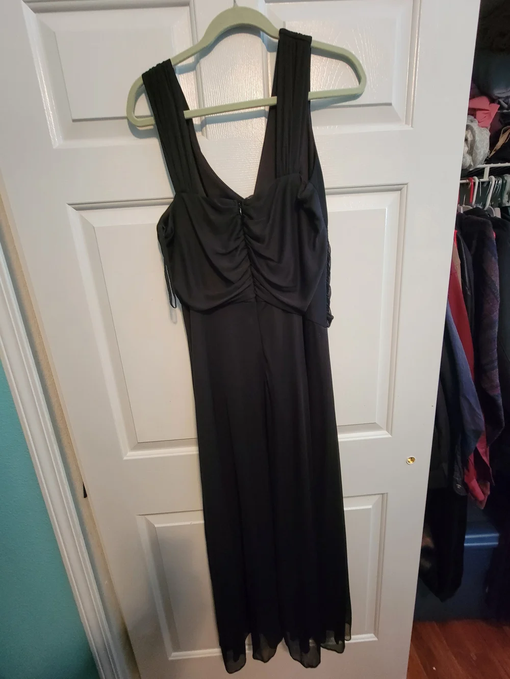 Black Sleeveless V-Neck Evening Dress with Embellished Waist